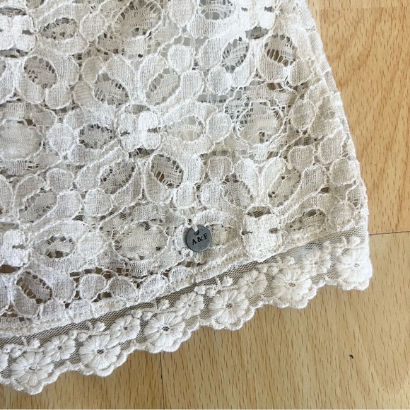 Abercrombie & Fitch Cream Lace Top - Picture 3 of 5
